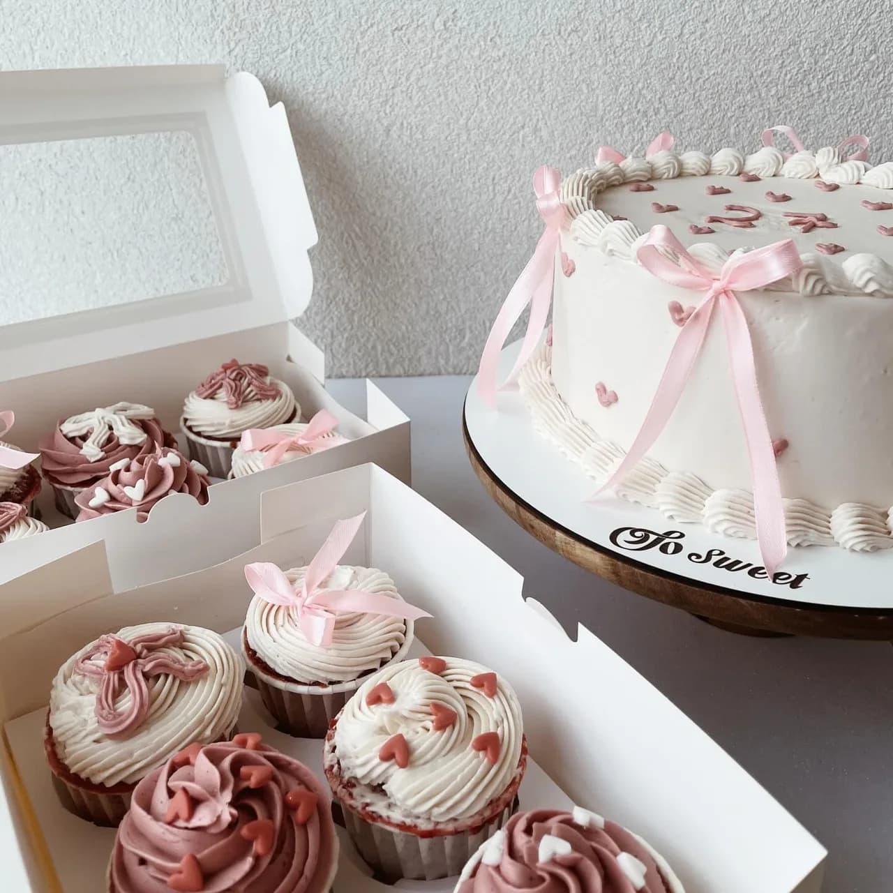 Bolo de aniversário com floresta encantada